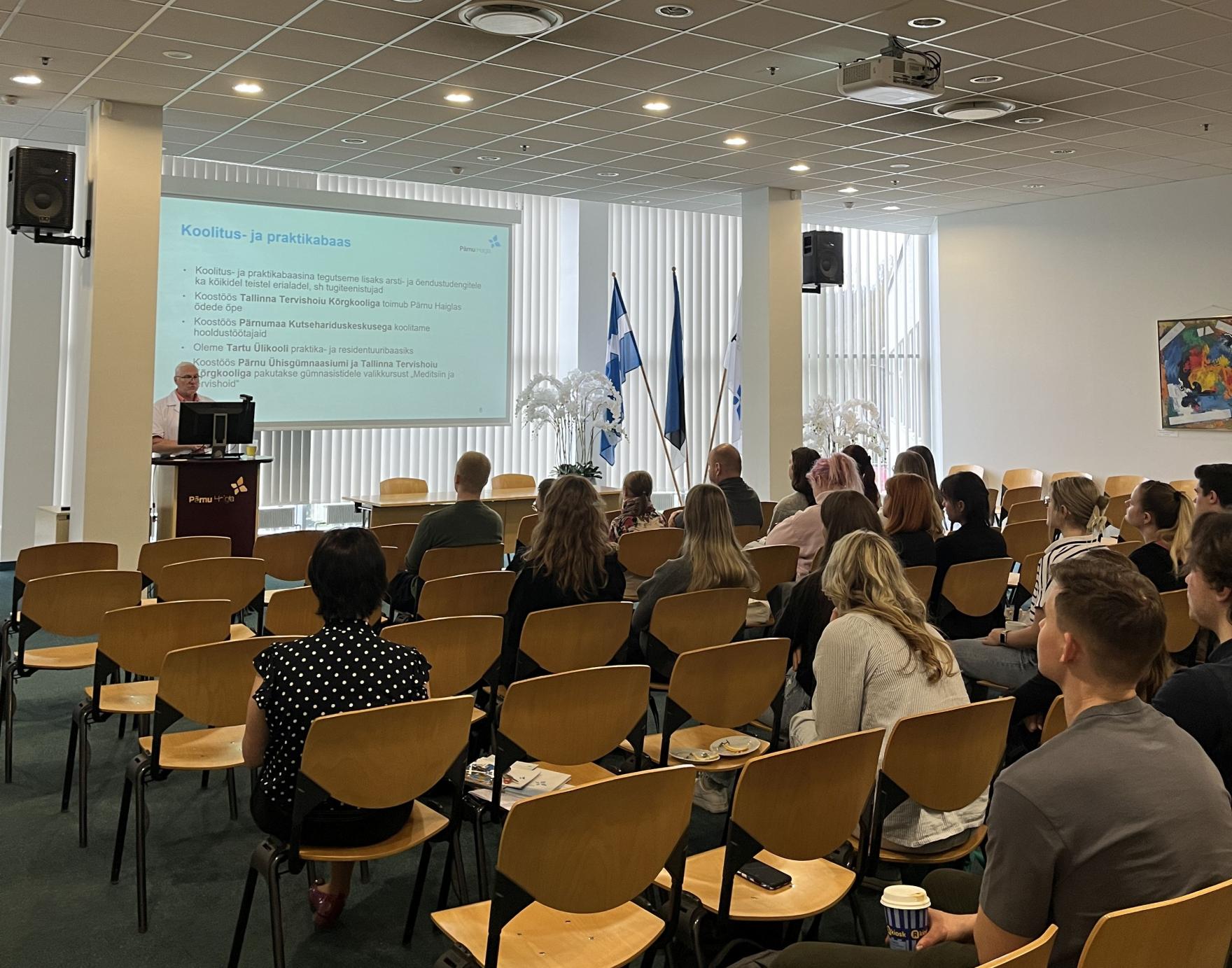 Tartu Ülikooli arstitudengid Pärnu Haiglas